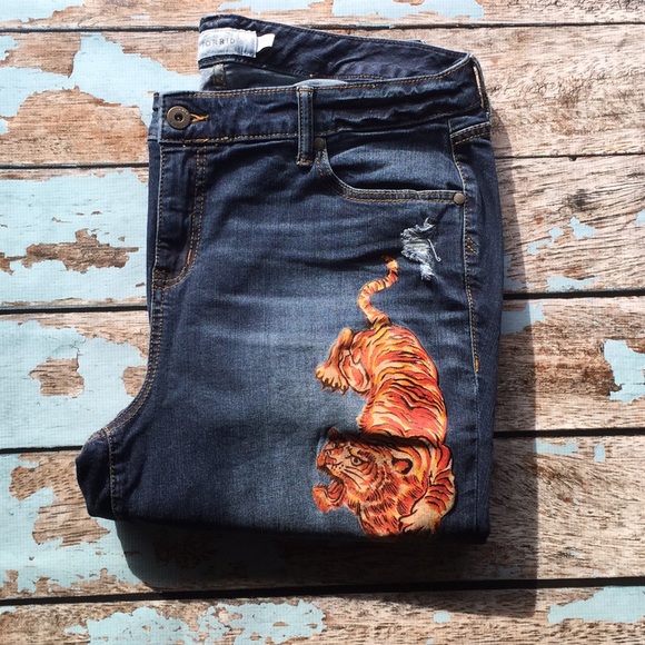 Torrid Jeans Runway Collection Girlfriend Fit - Picture 2 of 8